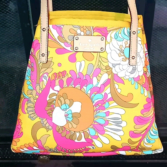 kate spade Handbags - ♠kate spade 60's inspired yellow floral tote
